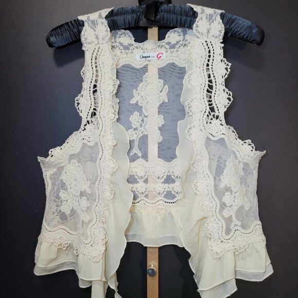 Umgee Jackets & Blazers - Umgee Women's Boho Style Lace Ruffle Crop Vest S/M